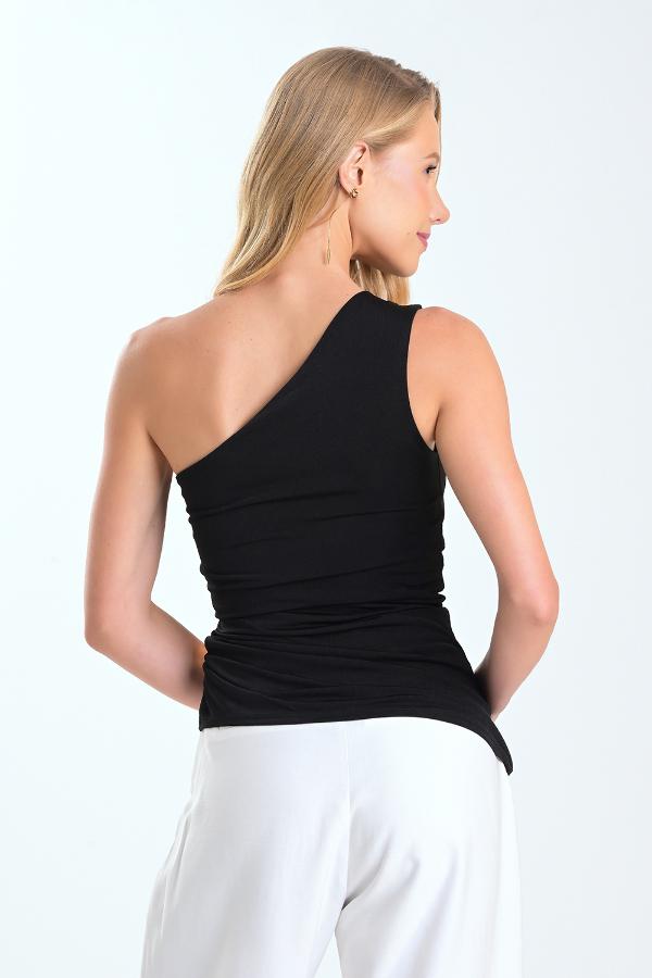 BLUSA ASIMETRICA CON ACCESORIO