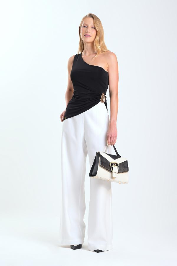 BLUSA ASIMETRICA CON ACCESORIO