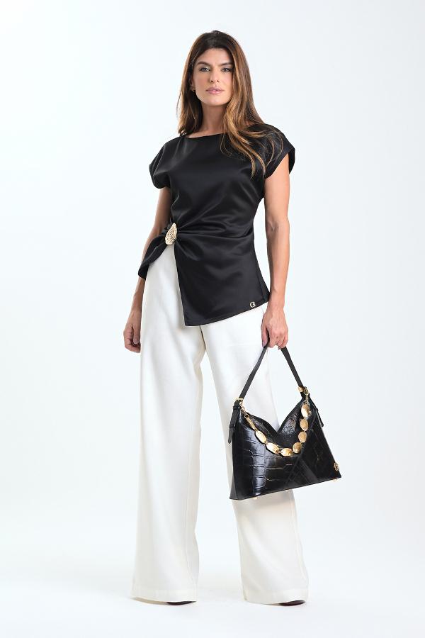 BLUSA CON ACCESORIO