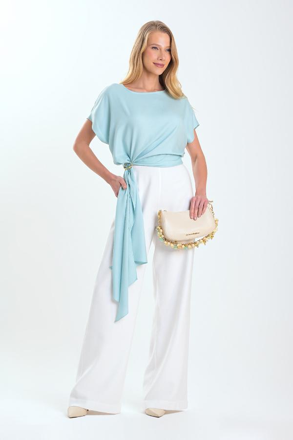 BLUSA CON ACCESORIO