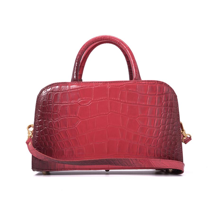 CARTERA ROJO CEREZA CON TEXTURA