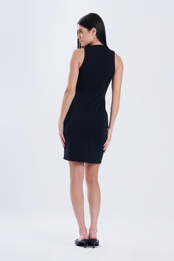 VESTIDO CORTO CON ACCESORIO