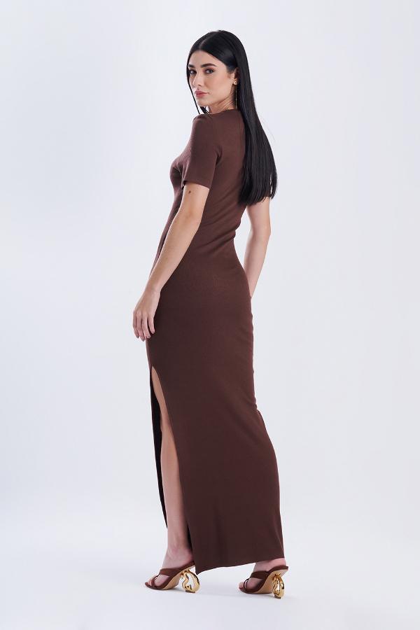 VESTIDO MARRON CS CON ABERTURA
